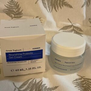 Korres White Moisturizer with Clean Design